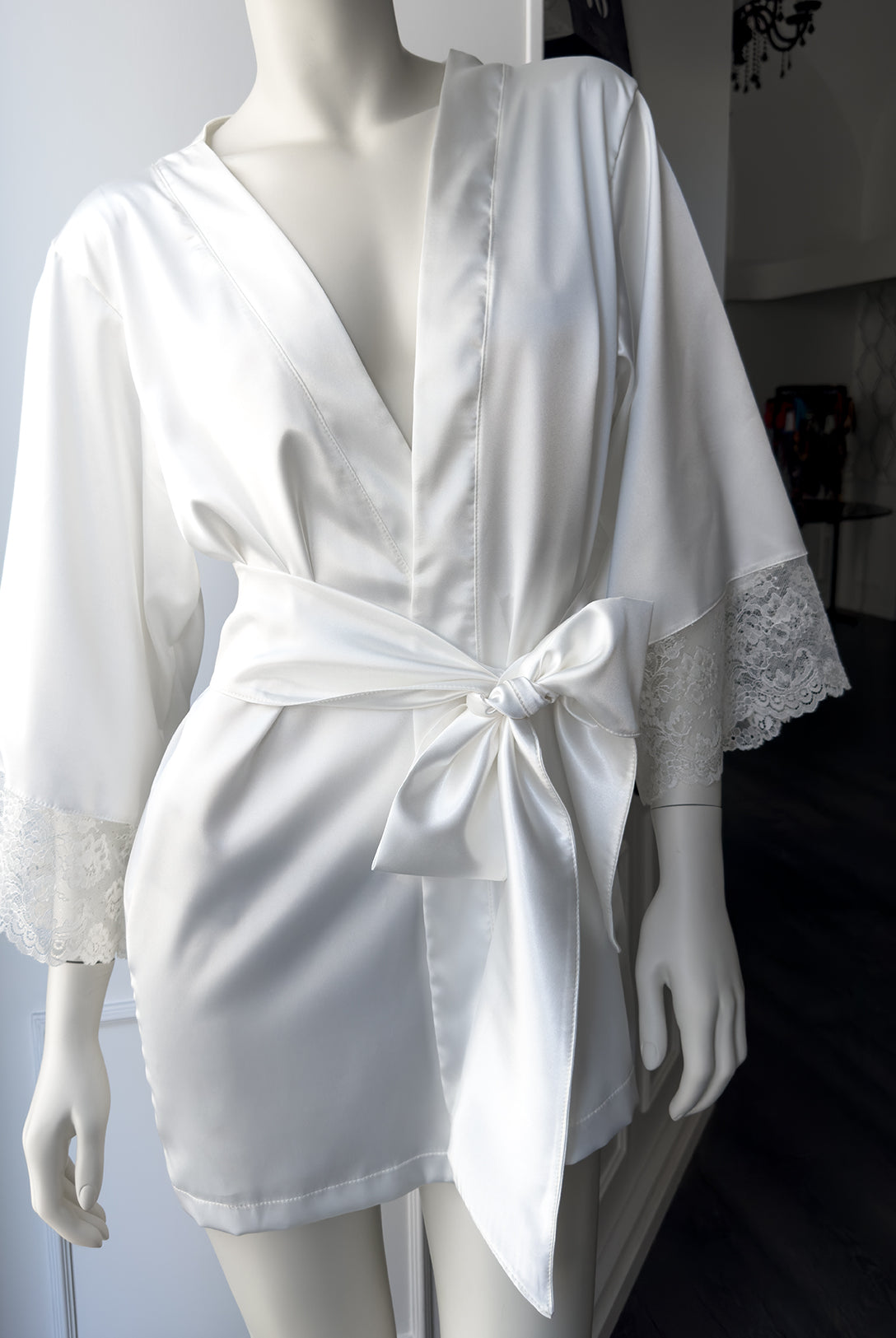 Kimono in raso e pizzo Daisy Elegance | Dot76.it