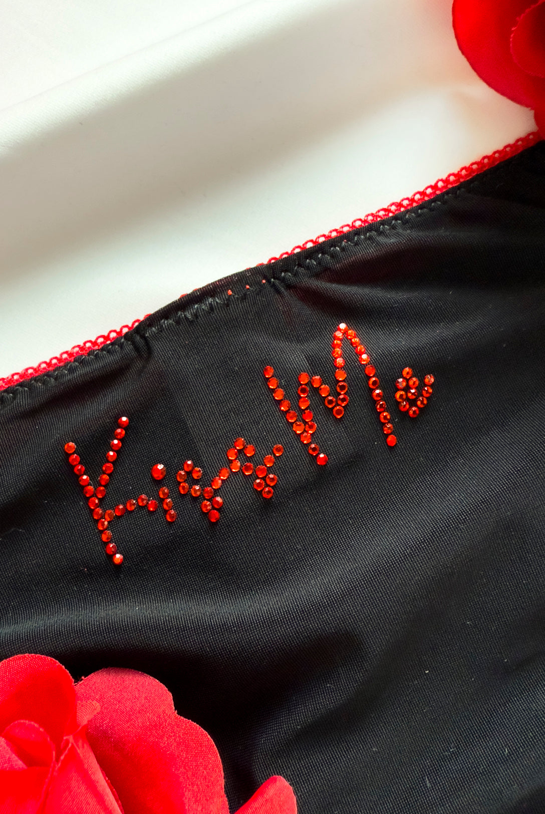Slip Black Baccara Shine KISS♥️ | Dot76.it