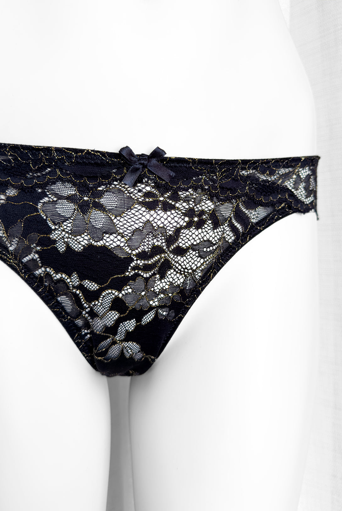 Slip Classic Magnolia Gold Touch - BlackEdition | Dot76.it