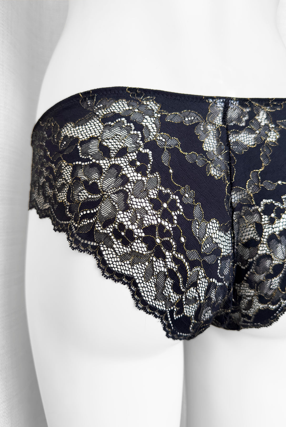Slip Classic Magnolia Gold Touch - BlackEdition | Dot76.it
