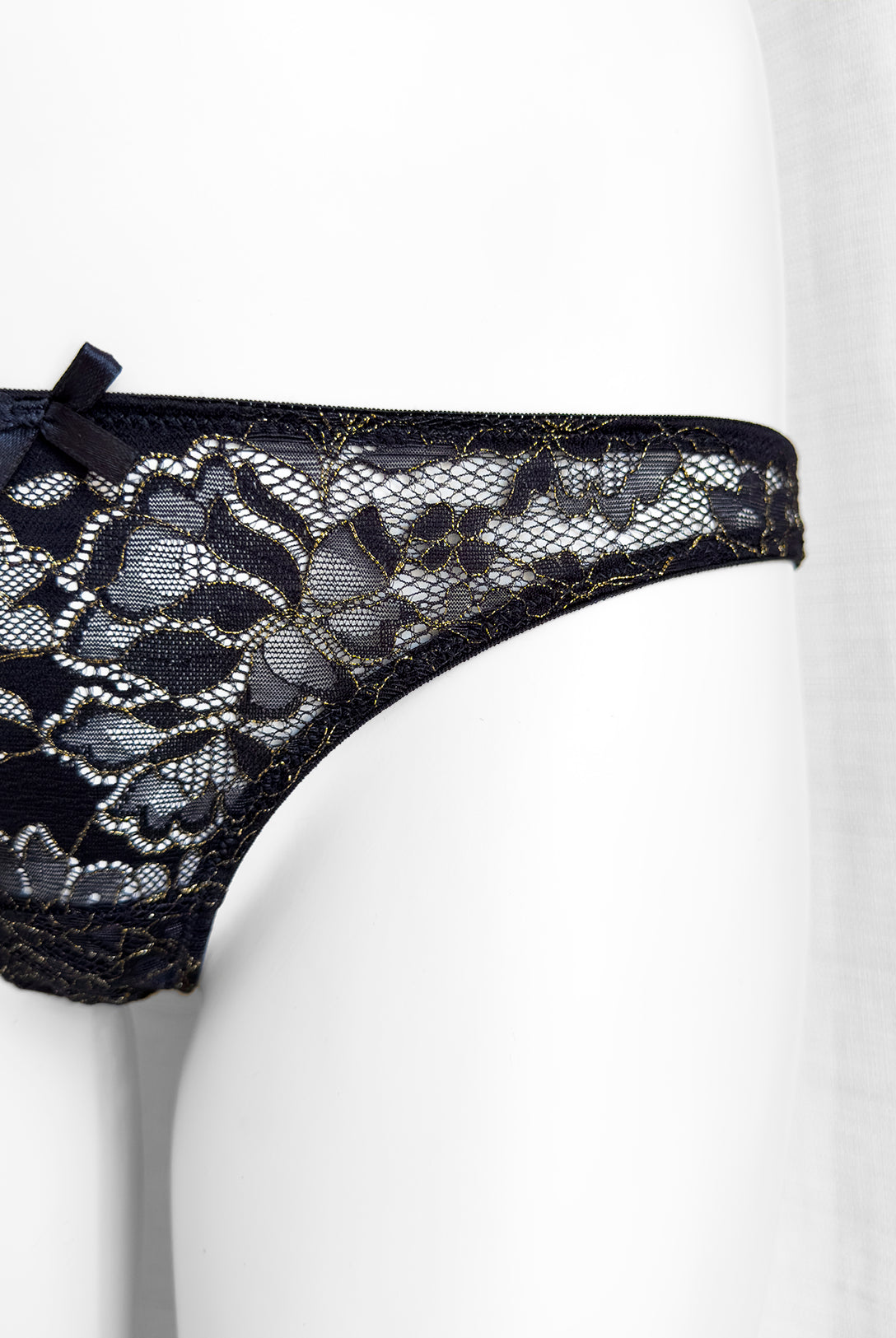 Brasiliana Comfy Magnolia Gold Touch - BlackEdition | Dot76.it