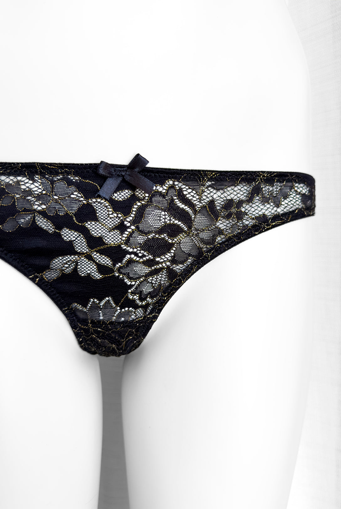 Brasiliana Comfy Magnolia Gold Touch - BlackEdition | Dot76.it