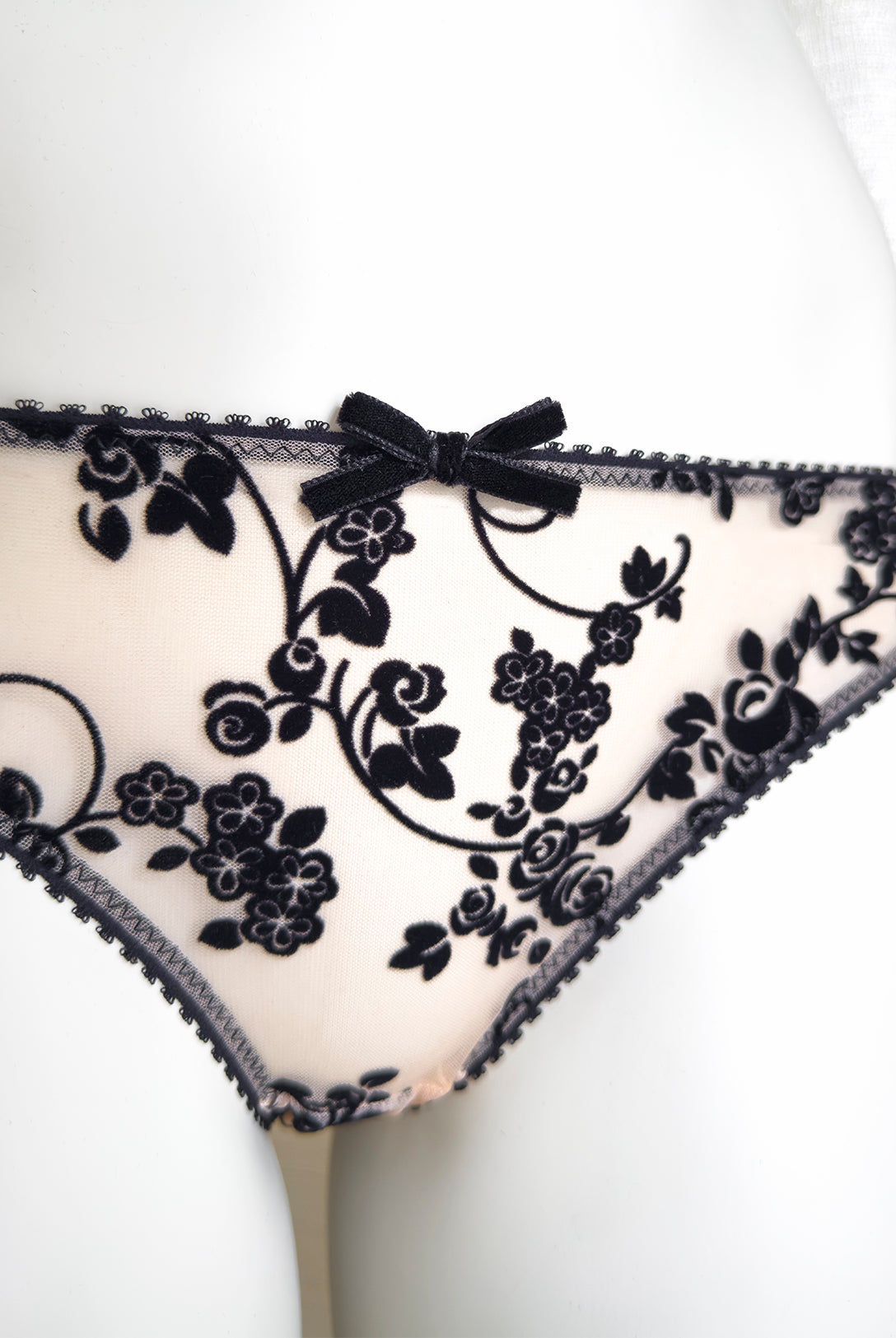 Slip Molly Naked | Dot76.it