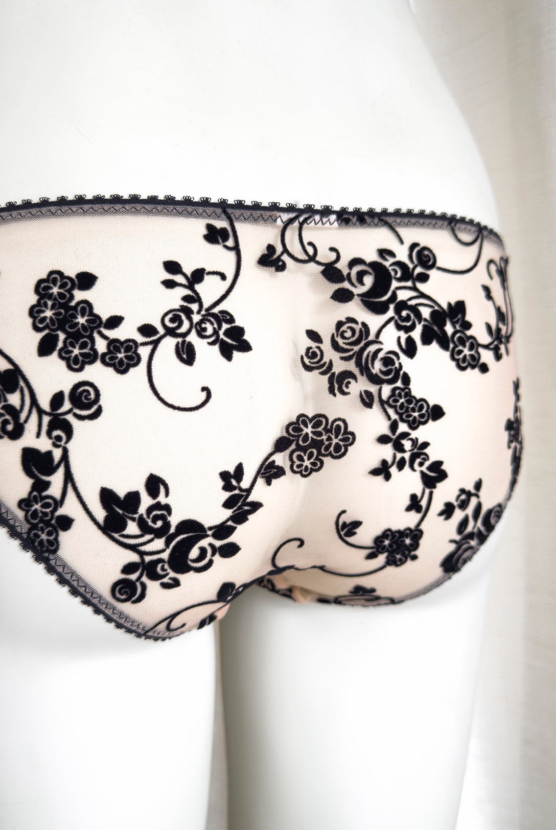 Slip Molly Naked | Dot76.it