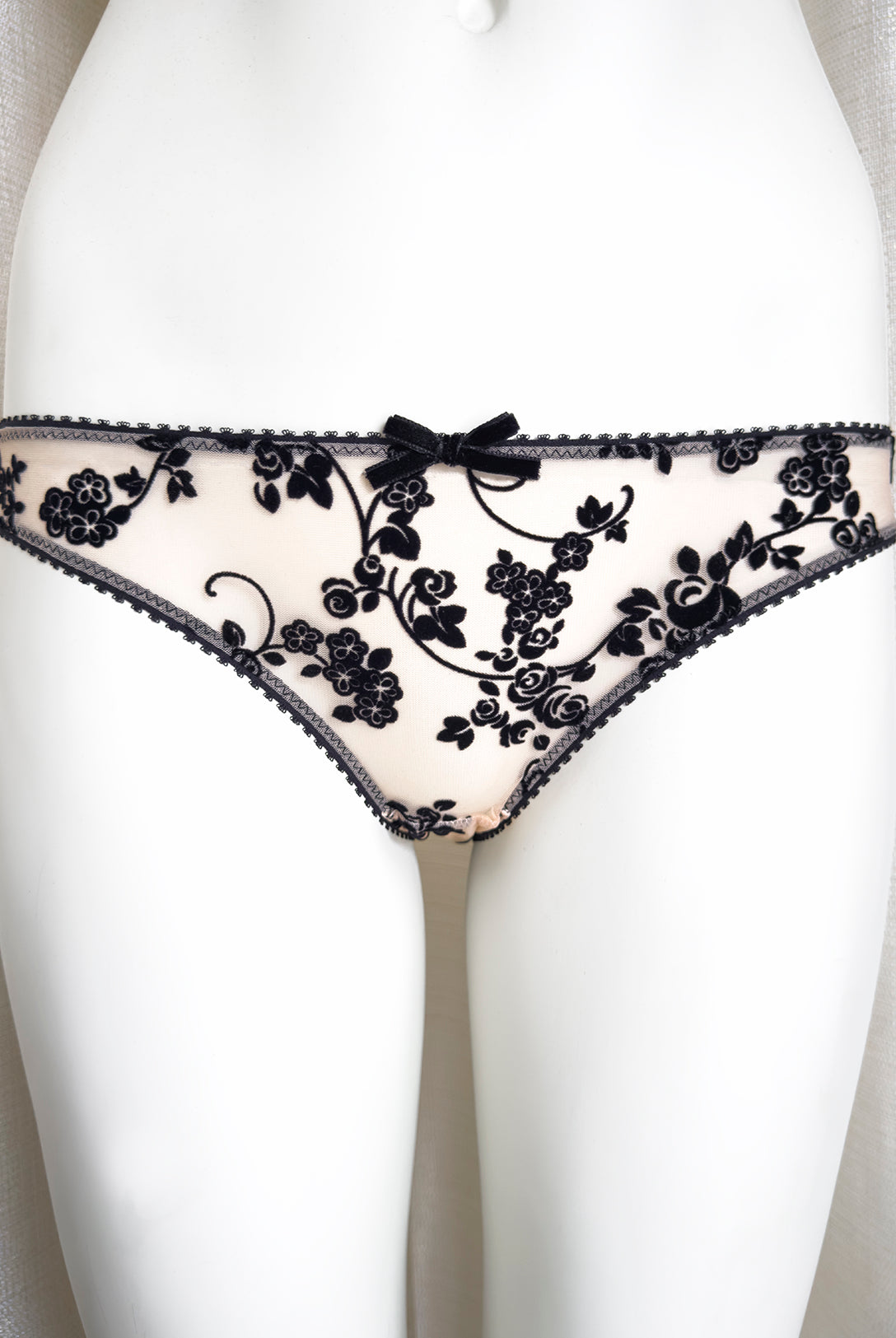 Slip Molly Naked | Dot76.it