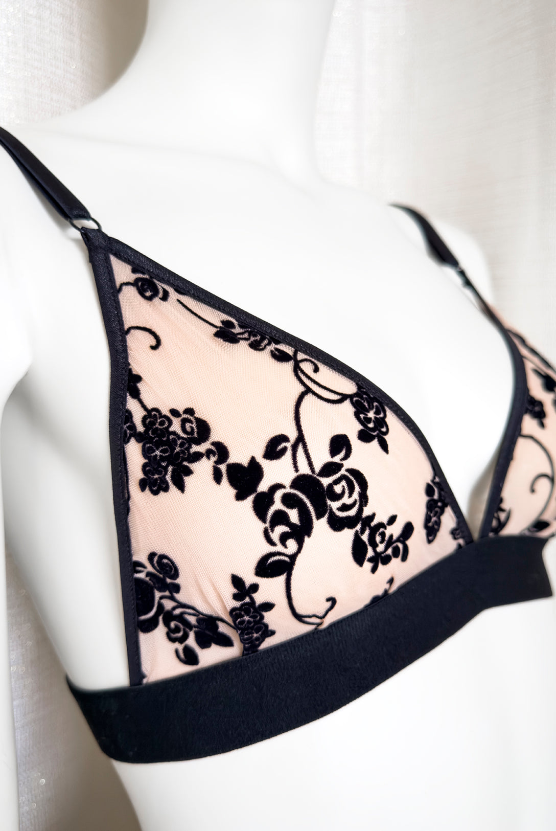 Bralette Molly Naked | Dot76.it