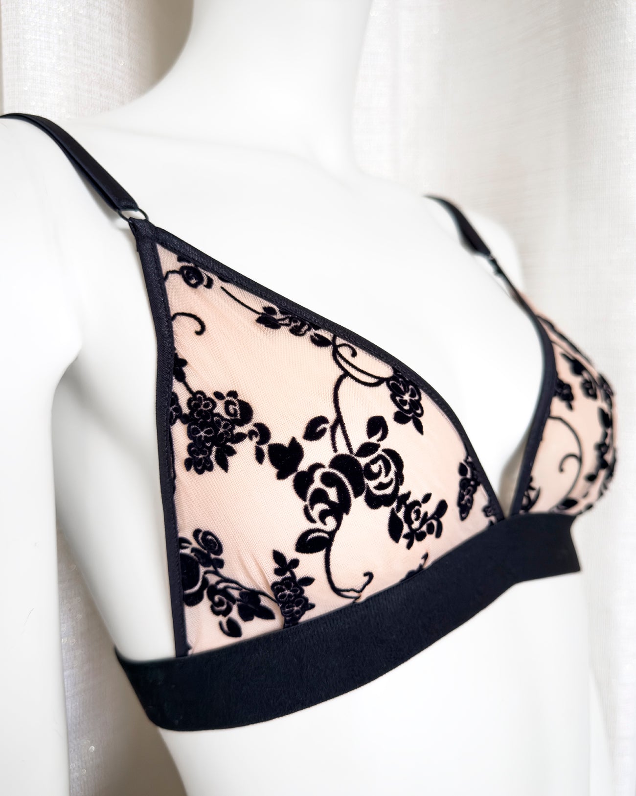Bralette Molly Naked | Dot76.it