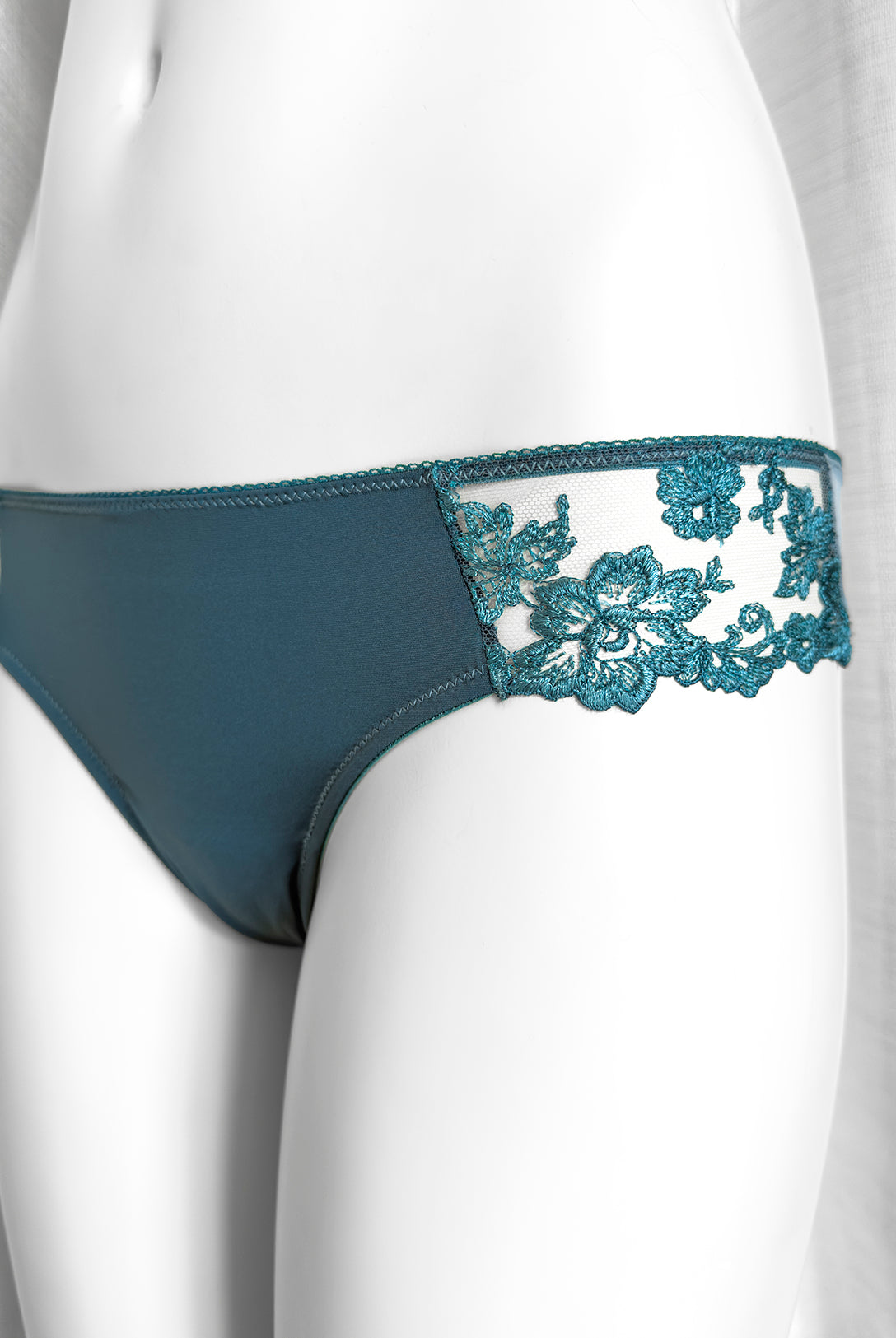 Brasiliana Sakura Elegance | Dot76.it