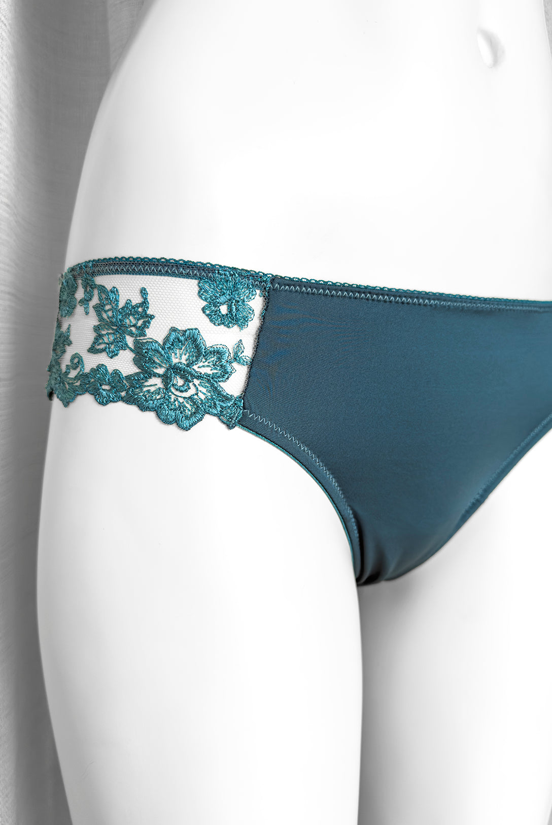 Brasiliana Sakura Elegance | Dot76.it