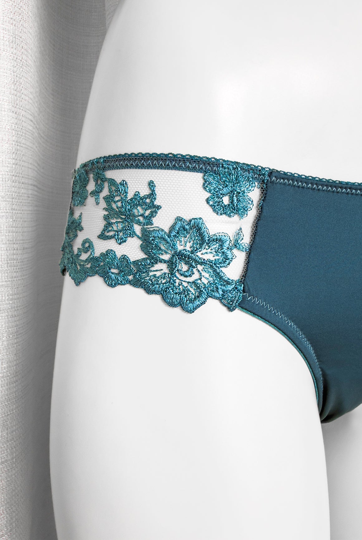 Brasiliana Sakura Elegance | Dot76.it