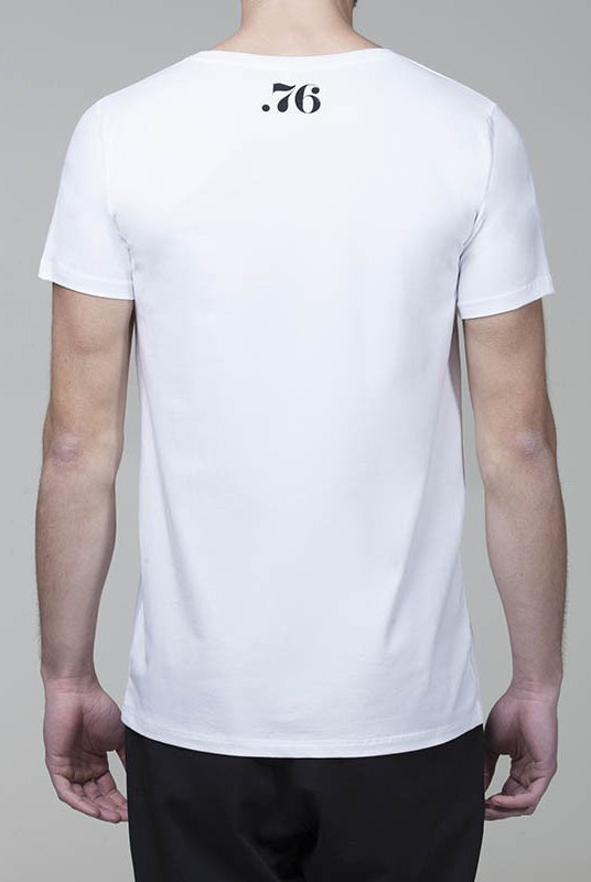 Maglia mezza manica tinta uinita con logo retro collo bianca