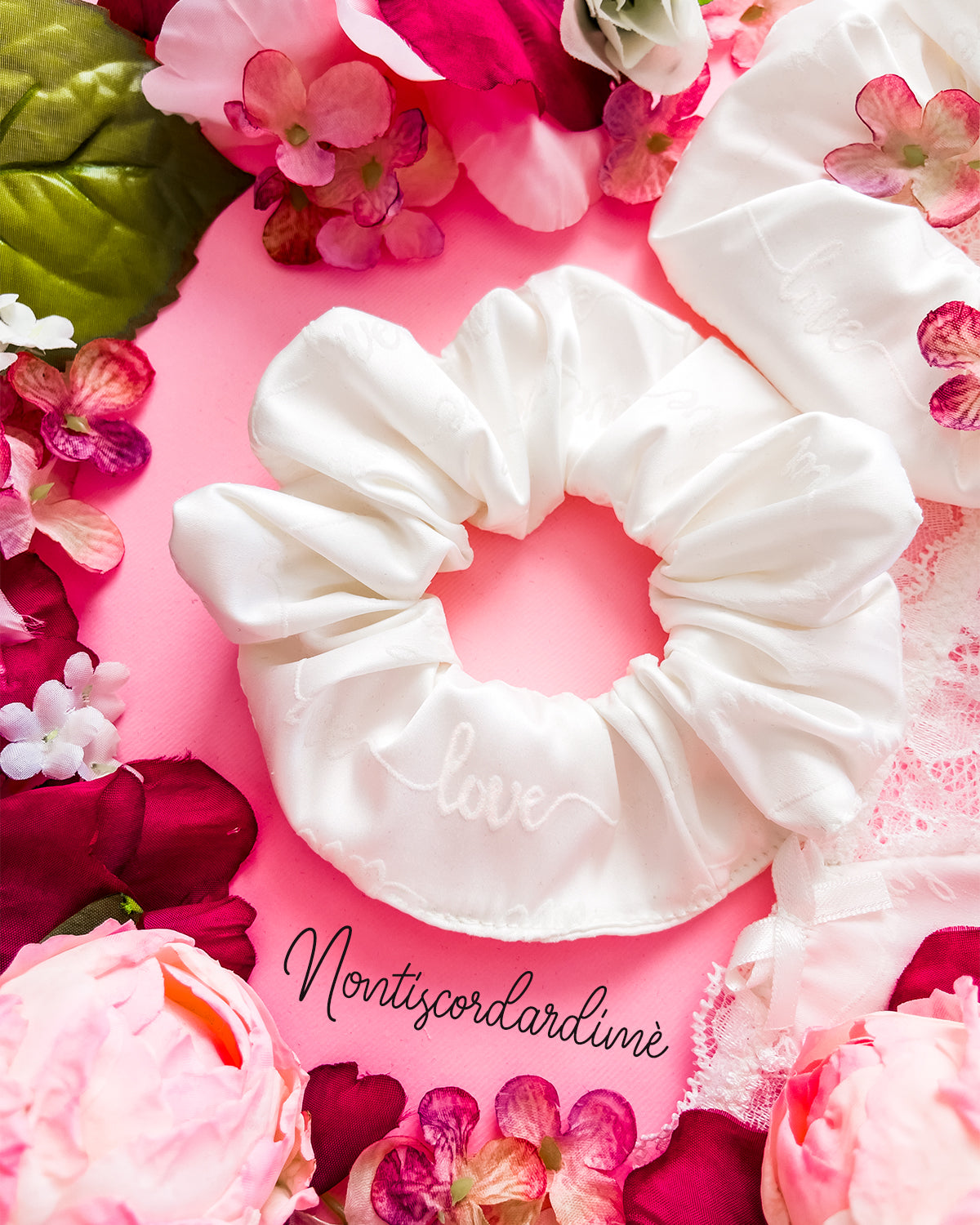 Scrunchie Nontiscordardimè Love | Dot76.it