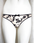 Brasiliana Molly Naked | Dot76.it
