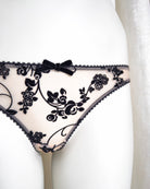 Brasiliana Molly Naked | Dot76.it