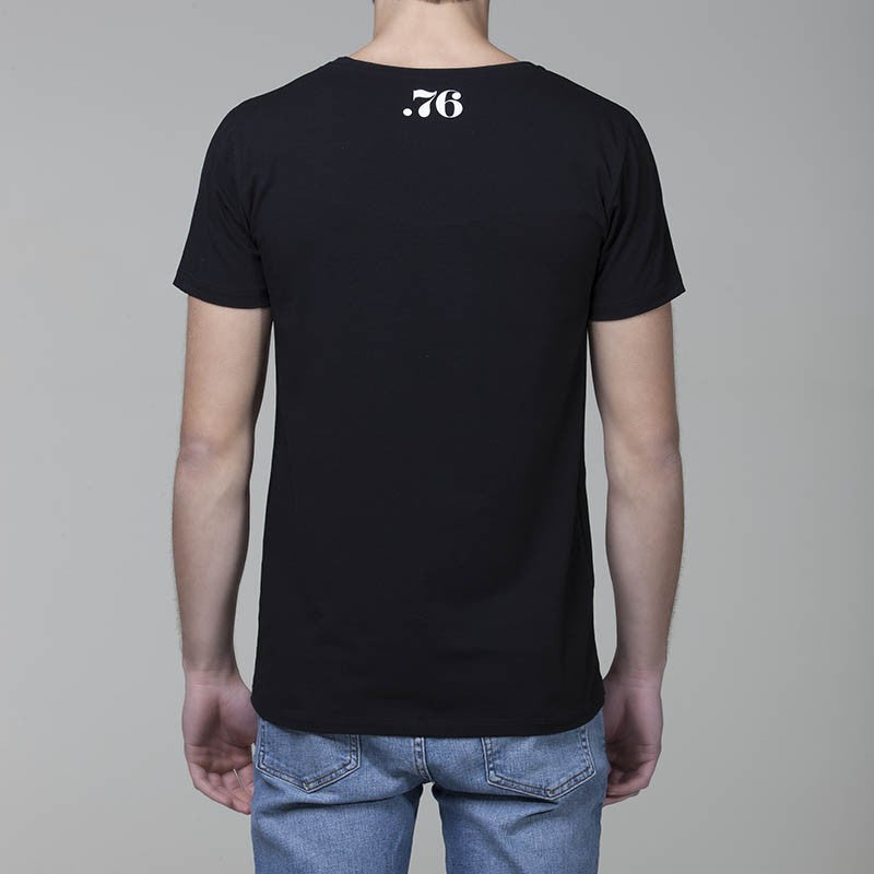 Maglia mezza manica tinta uinita con logo retro collo nera