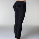 6  fianco  17020 Pantalone lungo nero con bande laterali e applicazione ricamata a forma di cuore in ciniglia