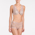 3  fianco  17083 Bralette nude look in pizzo floreale nocciola e rosa